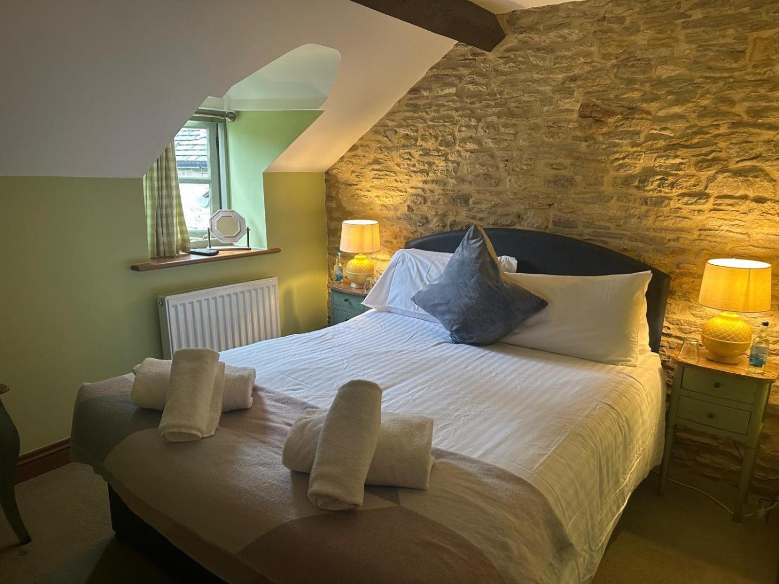 The Plough B&B 버튼온더워터 객실 사진